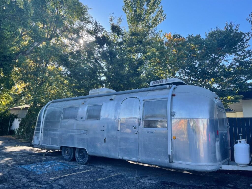 1968 Airstream Sovereign 31ft