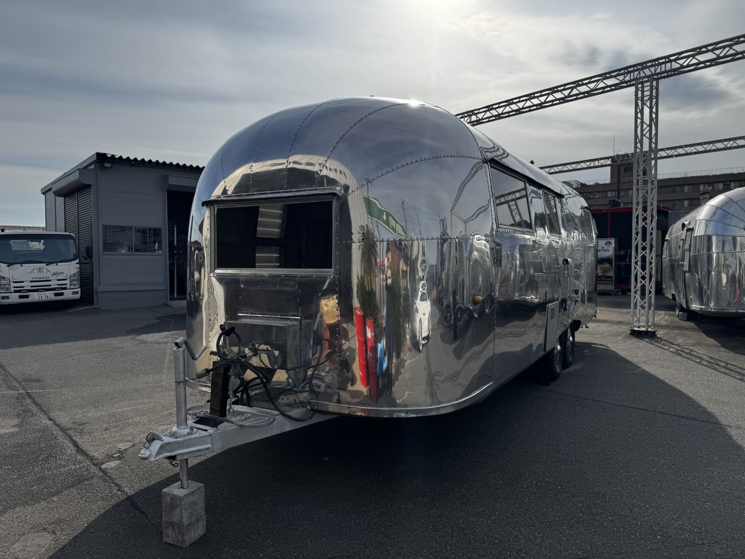 【絶版・洋書良品】　Airstream (P) 　エアストリームの歴史 Airstream: The History of the Land Yacht: Burkhart, Bryan